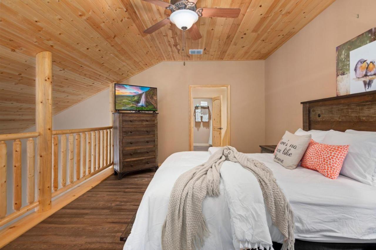 Old Mill Resort Нью Браунфелс Экстерьер фото